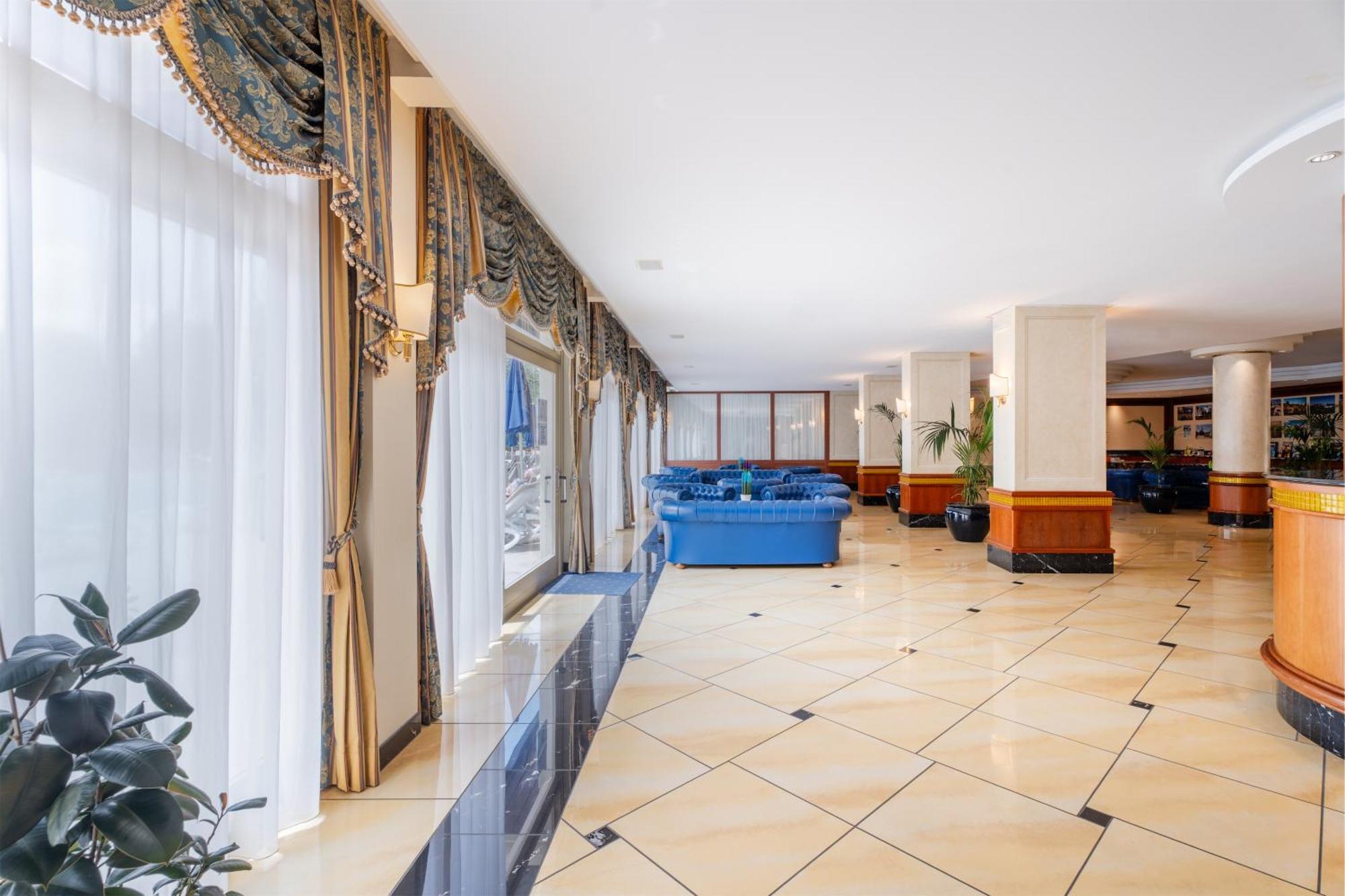 Majestic Palace Malcesine Luaran gambar