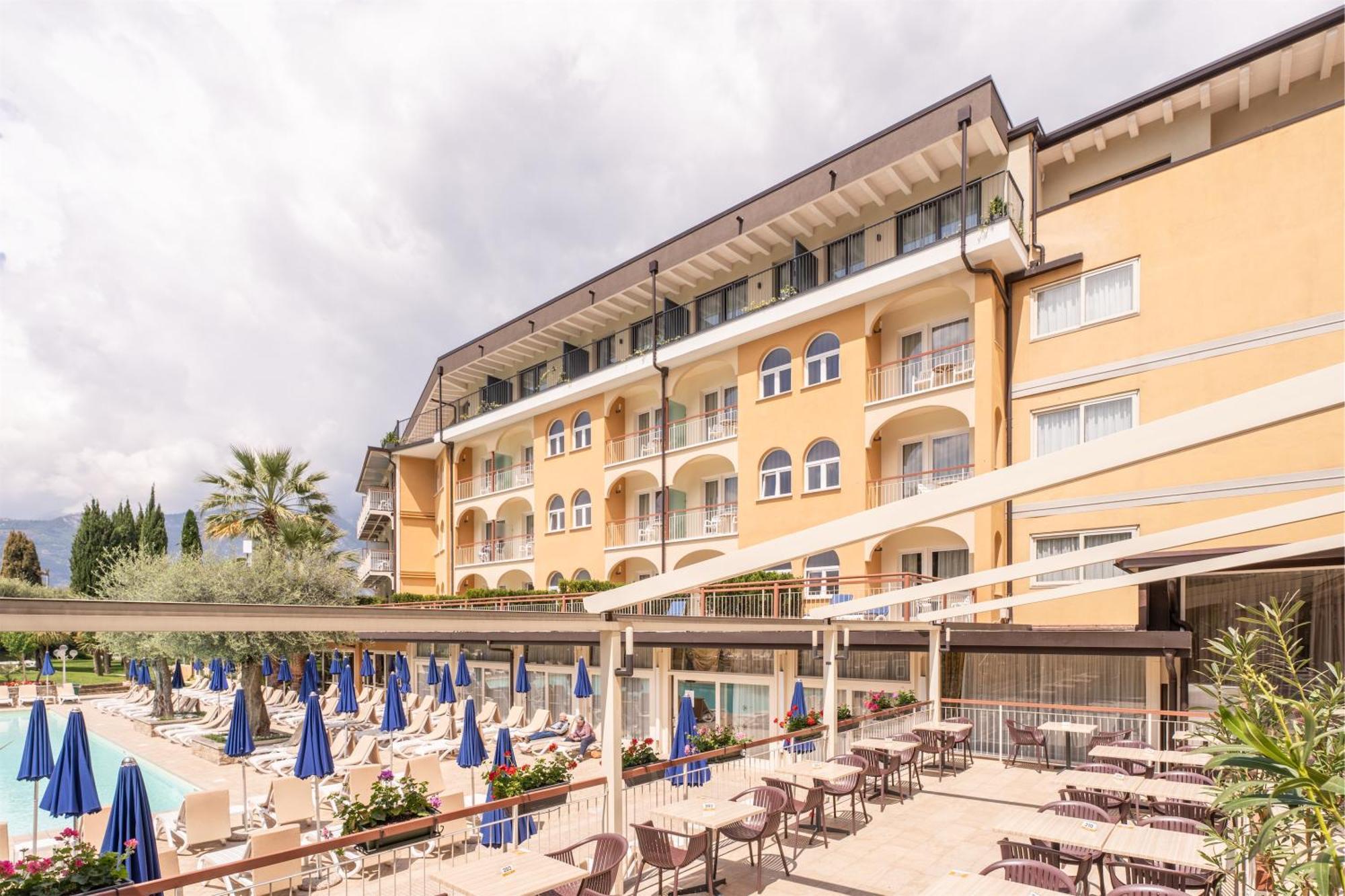 Majestic Palace Malcesine Luaran gambar